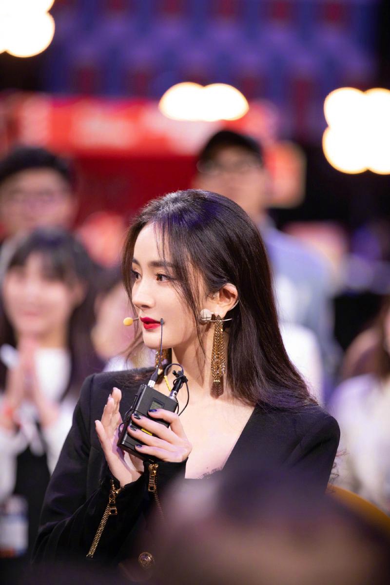 救命!杨幂《江山大同》路透杀疯了这状态是真实存在的吗