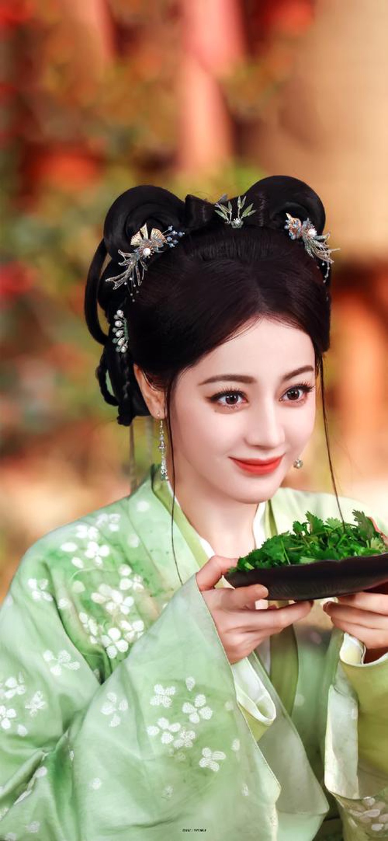 迪丽热巴新剧造型杀疯了这脸还能这么玩